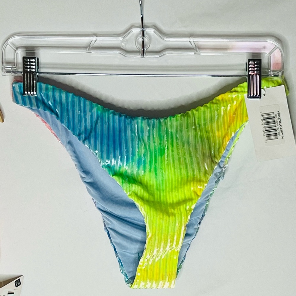 REVIBE by Dippin’ Daisy’s Rainbow 🌈 Tie Dye Bikini Set – Size M – NWT - Picture 3 of 6